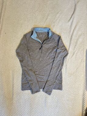 Southern Tide Men's Heather Gray Quarter-Zip Pullover with Light Blue Collar